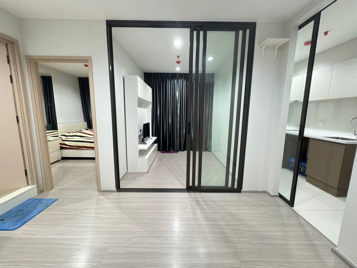 คอนโดท่าพระ ตลาดพลู วุฒากาศ : ขายและให้เช่า Life Sathorn Sierra ห้องสวย เฟอนิเจ้อครบ มีโซฟาและเครื่องซักผ้าให้นะครับ