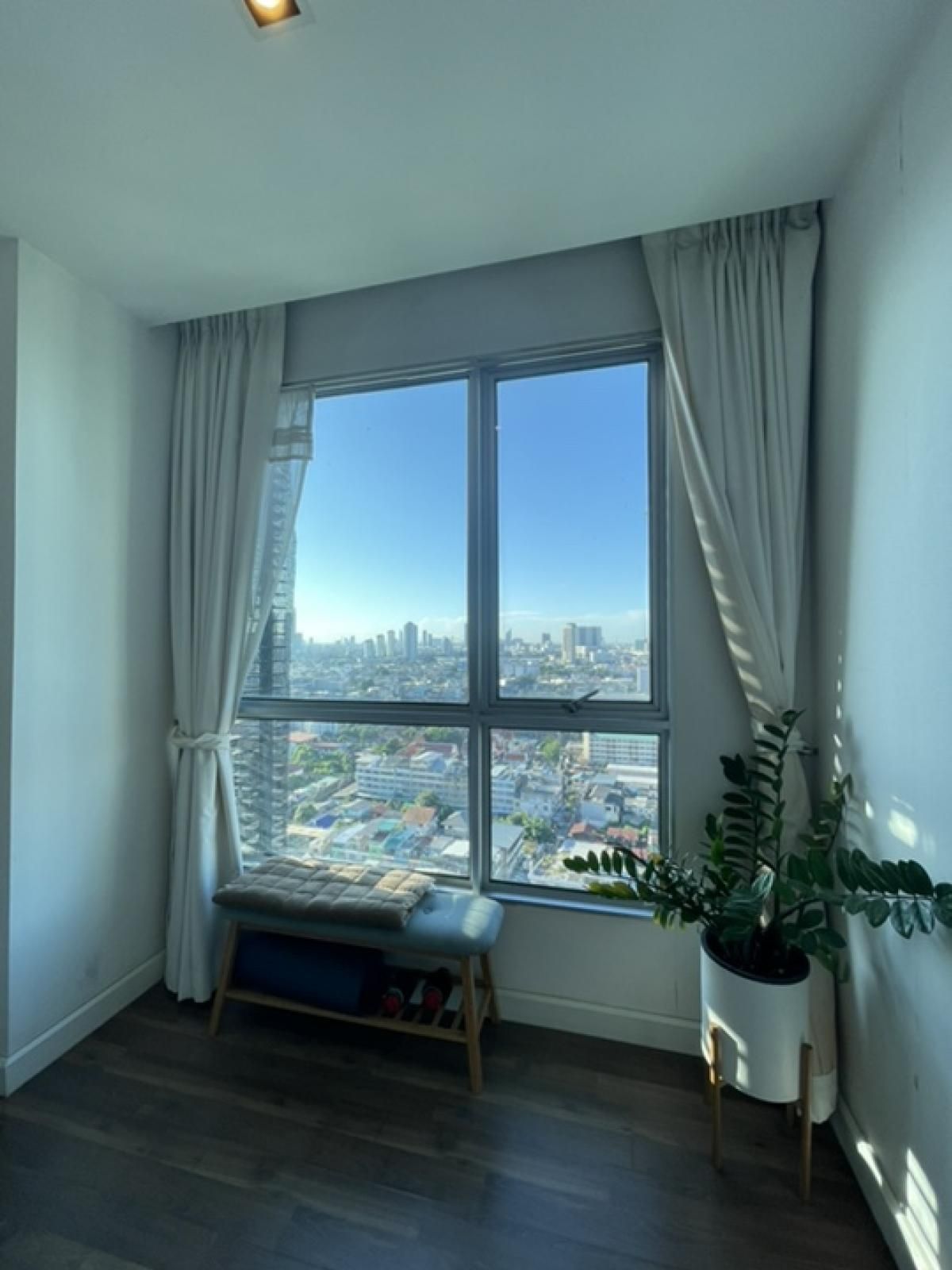 ให้เช่าคอนโดท่าพระ ตลาดพลู วุฒากาศ : ให้เช่า 📍 The Room Sathorn - Taksin 📍 เฟอร์นิเจอร์ และ เครื่องใช้ไฟฟ้าครบ ใกล้ BTS ตากสิน