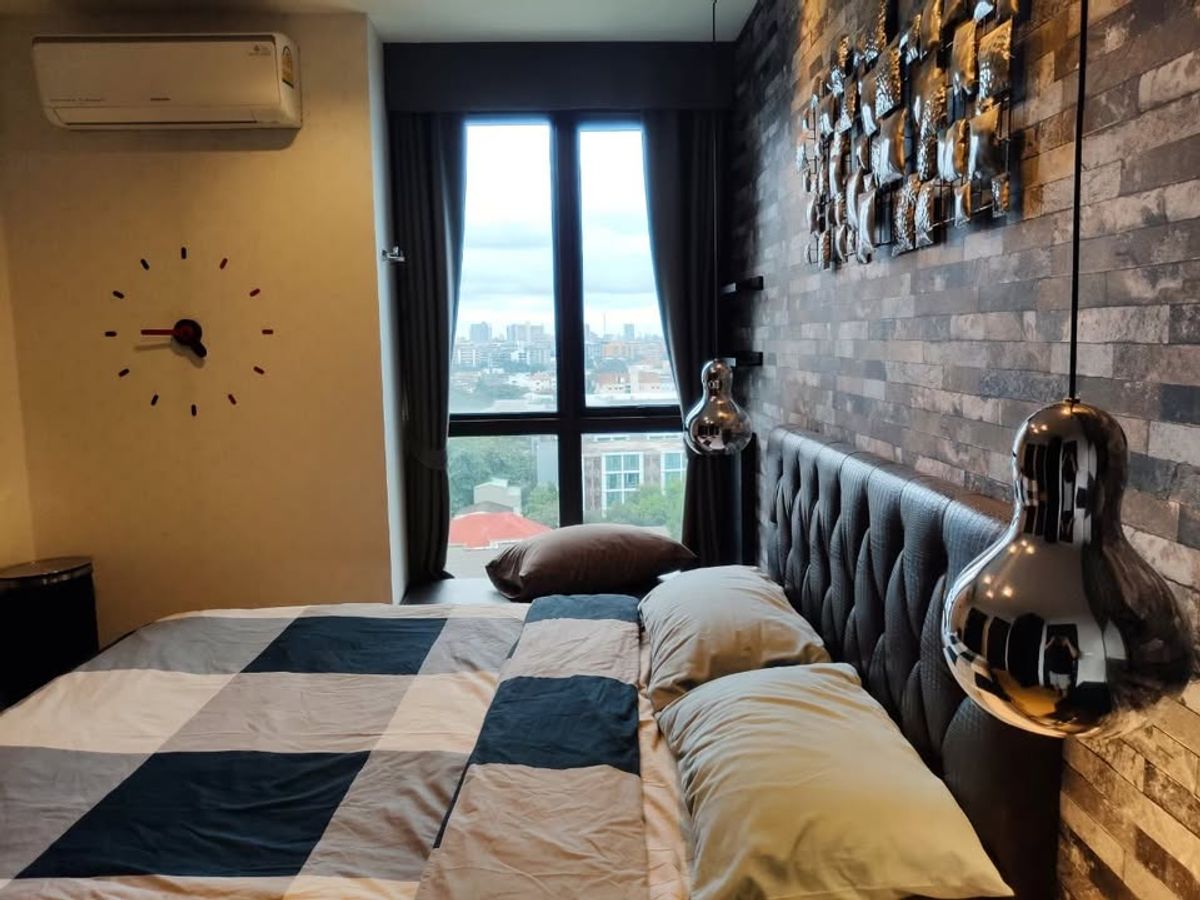 For RentCondoOnnut, Udomsuk : Rhythm Sukhumvit 44/1 condo, convenient transportation, near BTS, have a beautiful furniture shuttle, ready!