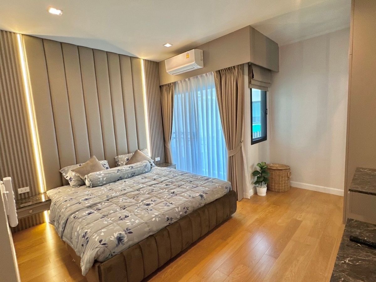 ขายบ้านลาดกระบัง สุวรรณภูมิ : 📢👇 ขายพร้อมผู้เช่า ถึงมีนาคม 2026 ที่ Supalai Essence สวนหลวง บ้านตกแต่งสวย เฟอร์นิเจอร์ครบ เดินทางสะดวกหลายเส้นทาง ใกล้โรงเรียนนานาชาติหลายแห่ง