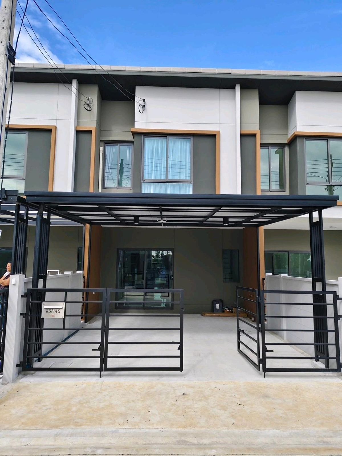 For RentHousePathum Thani,Rangsit, Thammasat : 📌 For rent, Grand Pleno Phahon Yothin-Rangsit house
(behind Future Park Rangsit)