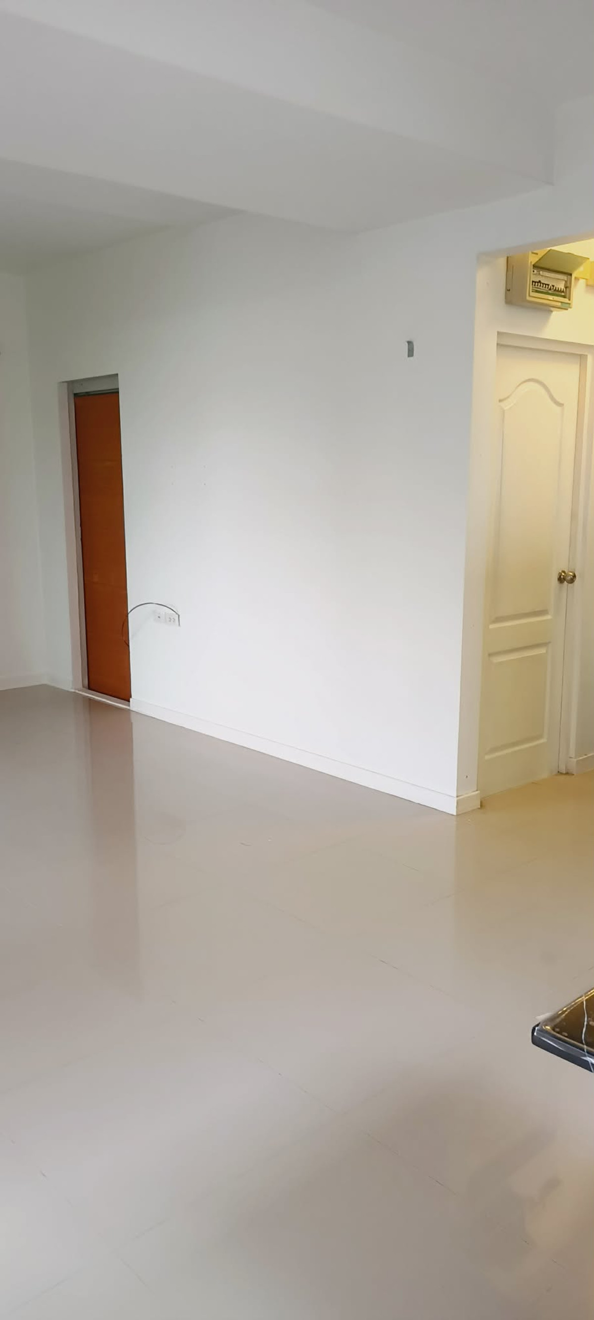 ให้เช่าทาวน์โฮมนนทบุรี บางใหญ่ บางบัวทอง : บ้านเปล่า หลังมุม ขับรถ 5นาที ถึงเซนทรัล เวสเกต เลี้ยงสัตว์ได้