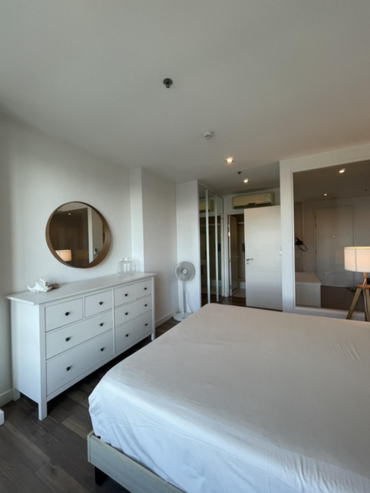 ให้เช่าคอนโดท่าพระ ตลาดพลู วุฒากาศ : ให้เช่า 📍 The Room Sathorn - Taksin 📍 เฟอร์นิเจอร์ และ เครื่องใช้ไฟฟ้าครบ ใกล้ BTS ตากสิน