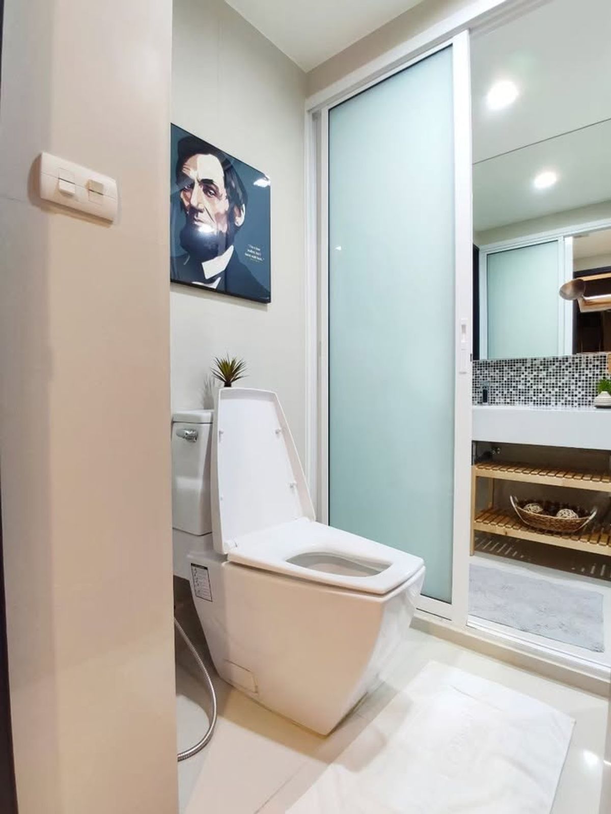 For RentCondoOnnut, Udomsuk : Rhythm Sukhumvit 44/1 condo, convenient transportation, near BTS, have a beautiful furniture shuttle, ready!