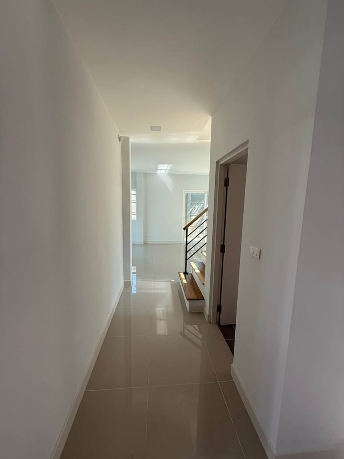 ให้เช่าทาวน์โฮมนนทบุรี บางใหญ่ บางบัวทอง : บ้านเปล่า หลังมุม ขับรถ 5นาที ถึงเซนทรัล เวสเกต เลี้ยงสัตว์ได้