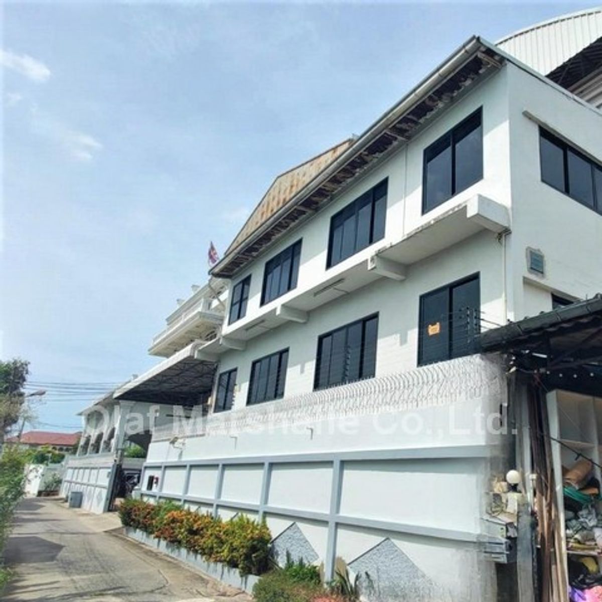 For SaleFactoryRathburana, Suksawat : Urgent Sale! Office Buildings on 167 sq.wa. of Land, Only 25 Million Baht in Soi Phuttha Bucha 2