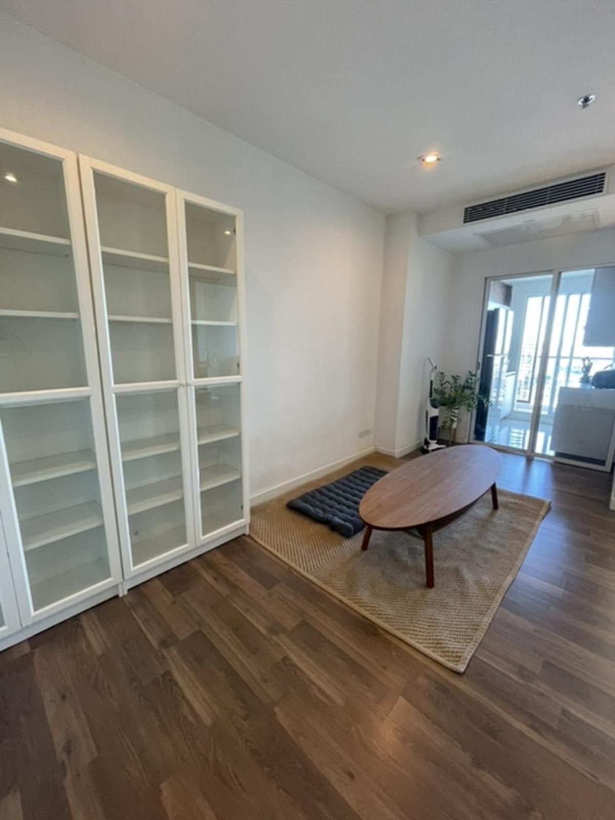 ให้เช่าคอนโดท่าพระ ตลาดพลู วุฒากาศ : ให้เช่า 📍 The Room Sathorn - Taksin 📍 เฟอร์นิเจอร์ และ เครื่องใช้ไฟฟ้าครบ ใกล้ BTS ตากสิน