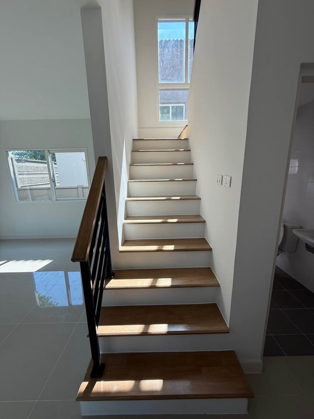 ให้เช่าทาวน์โฮมนนทบุรี บางใหญ่ บางบัวทอง : บ้านเปล่า หลังมุม ขับรถ 5นาที ถึงเซนทรัล เวสเกต เลี้ยงสัตว์ได้