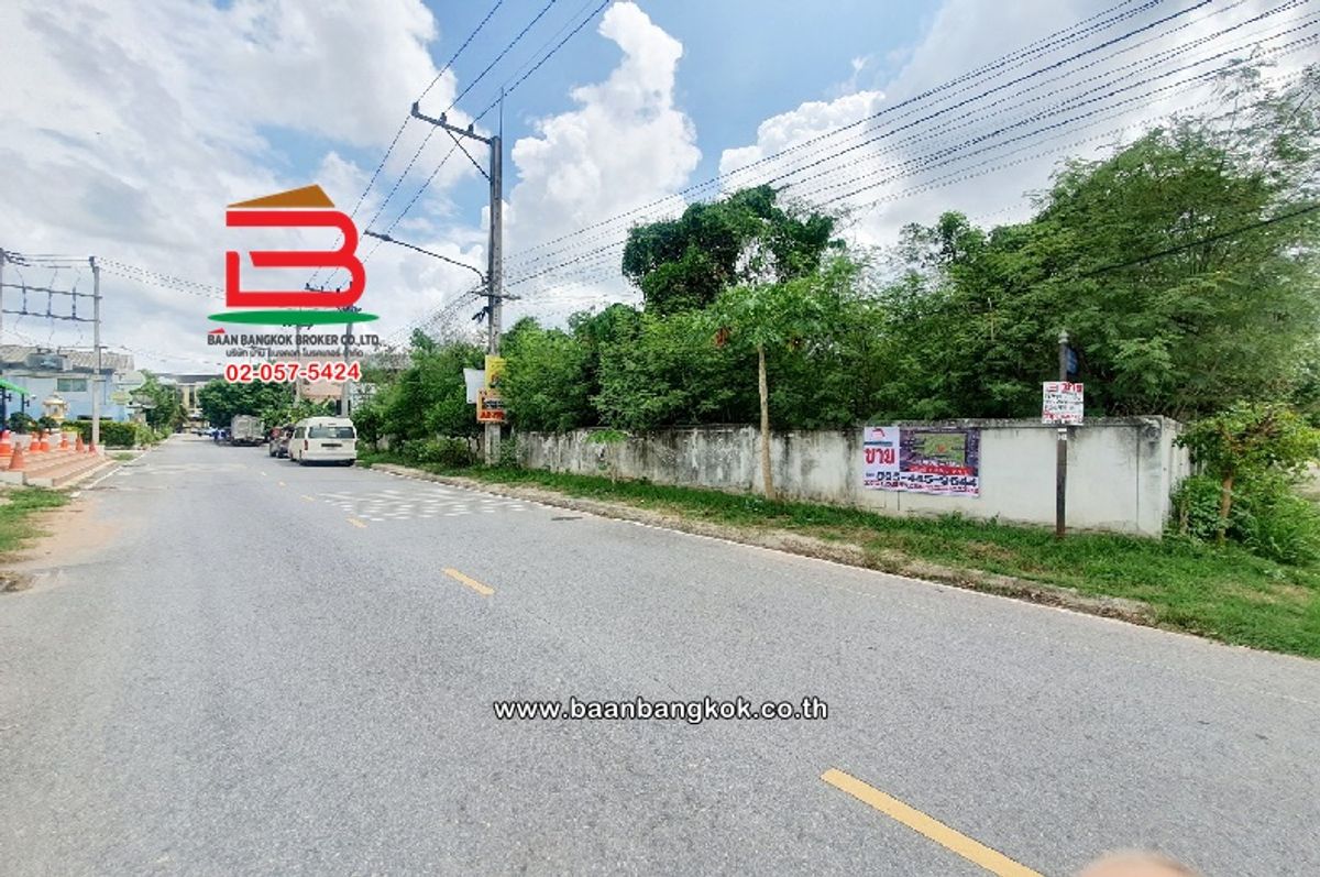 ขายที่ดินโคราช นครราชสีมา : ที่ดินเปล่า ชุมชนโครงการโคราชคฤหาสน์ทอง เนื้อที่ 1-1-78.6 ไร่ มิตรภาพ 13/6 ถนนมิตรภาพ ตำบลในเมือง อำเภอเมืองนครราชสีมา จังหวัดนครราชสีมา