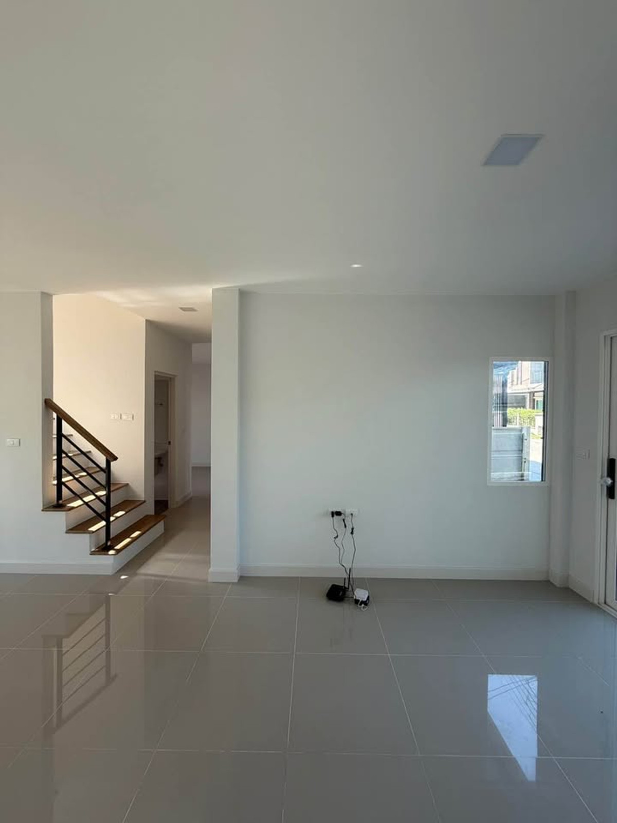 ให้เช่าทาวน์โฮมนนทบุรี บางใหญ่ บางบัวทอง : บ้านเปล่า หลังมุม ขับรถ 5นาที ถึงเซนทรัล เวสเกต เลี้ยงสัตว์ได้