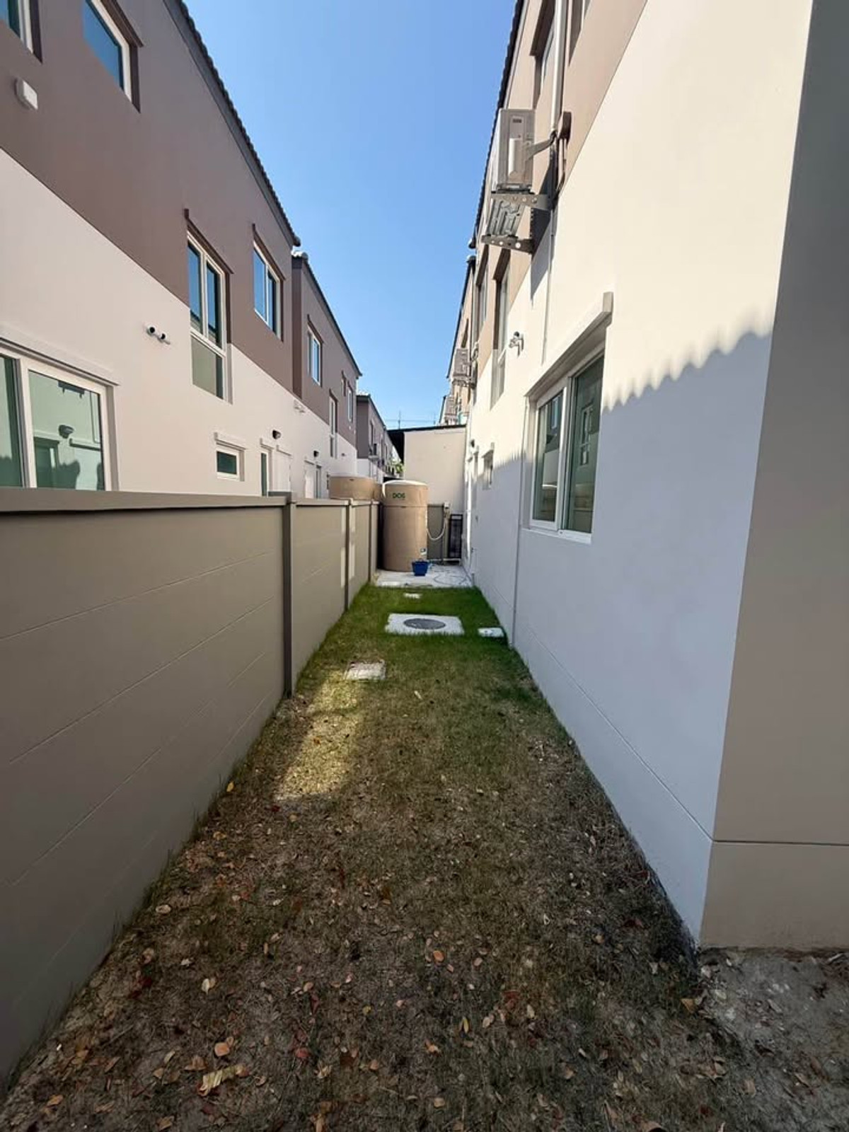 ให้เช่าทาวน์โฮมนนทบุรี บางใหญ่ บางบัวทอง : บ้านเปล่า หลังมุม ขับรถ 5นาที ถึงเซนทรัล เวสเกต เลี้ยงสัตว์ได้