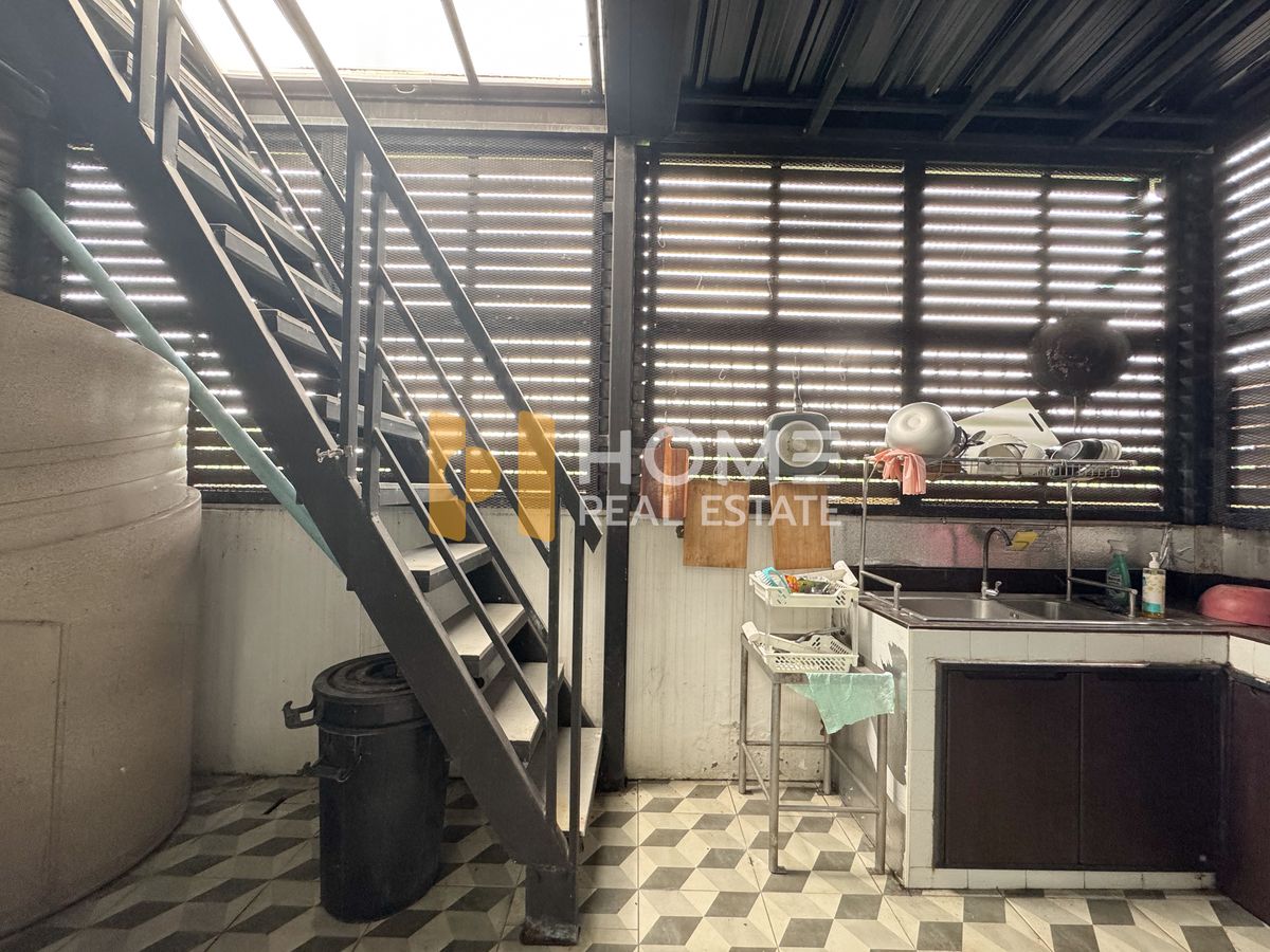 ขายทาวน์โฮมพัฒนาการ ศรีนครินทร์ : เดอ สยาม สวนหลวง ร.9 / 3 ห้องนอน (ขาย), De Siam Suanluang Rama 9 / 3 Bedrooms (FOR SALE) FON034