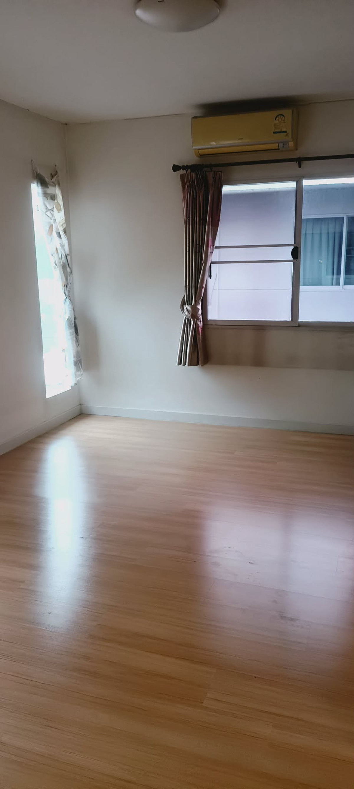 ให้เช่าทาวน์โฮมนนทบุรี บางใหญ่ บางบัวทอง : บ้านเปล่า หลังมุม ขับรถ 5นาที ถึงเซนทรัล เวสเกต เลี้ยงสัตว์ได้