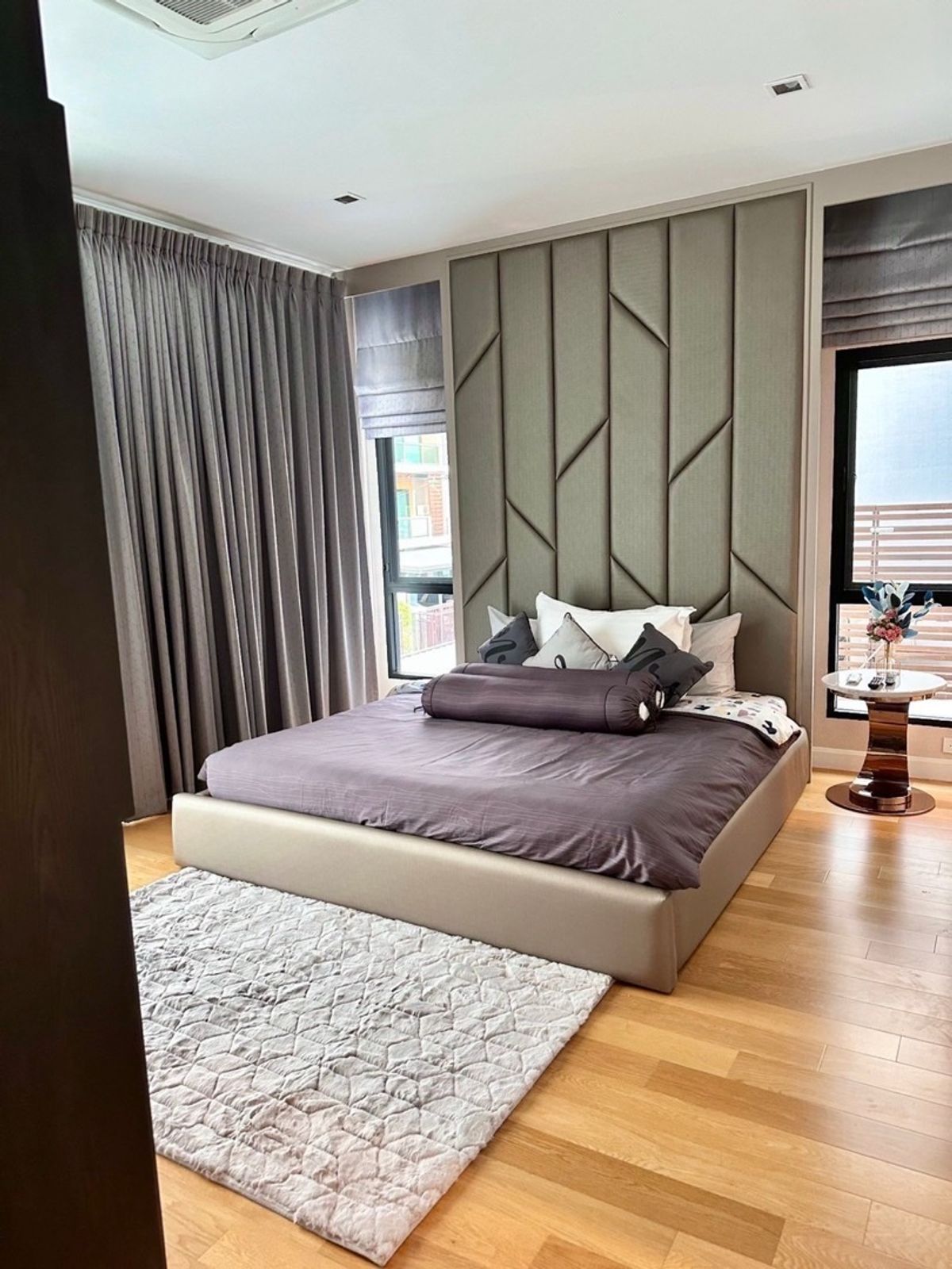 ขายบ้านลาดกระบัง สุวรรณภูมิ : 📢👇 ขายพร้อมผู้เช่า ถึงมีนาคม 2026 ที่ Supalai Essence สวนหลวง บ้านตกแต่งสวย เฟอร์นิเจอร์ครบ เดินทางสะดวกหลายเส้นทาง ใกล้โรงเรียนนานาชาติหลายแห่ง