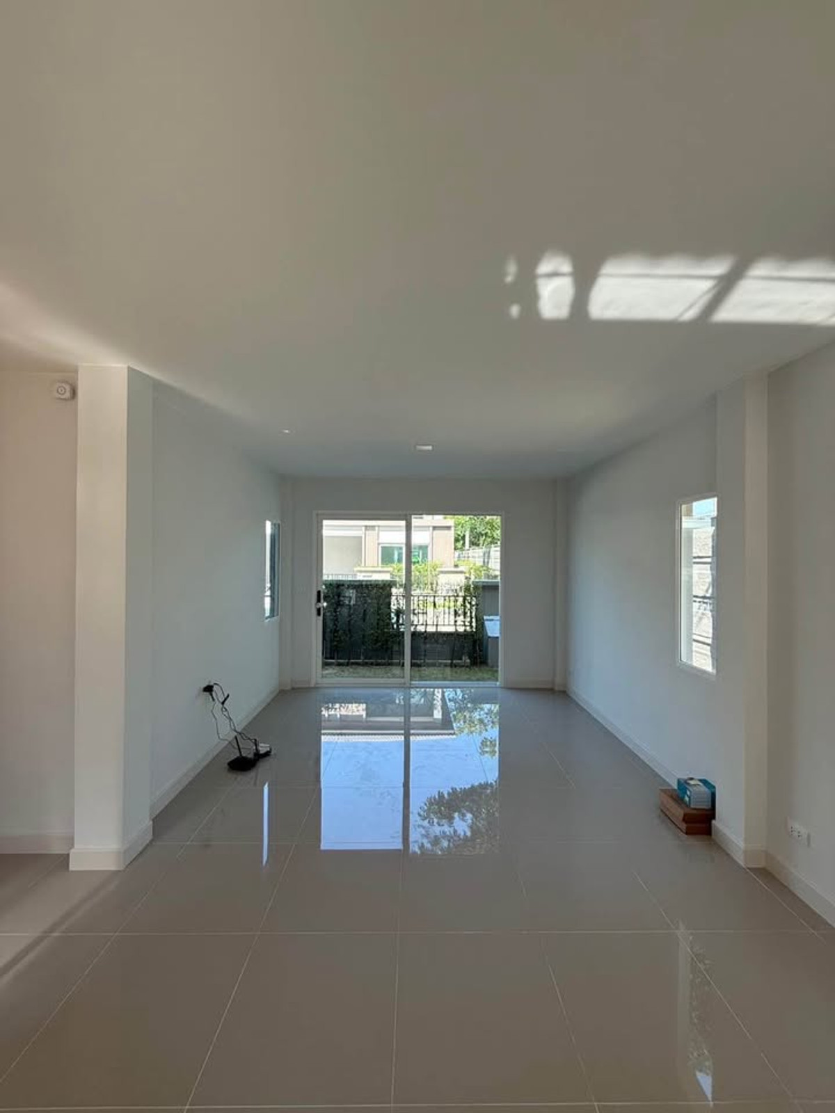 ให้เช่าทาวน์โฮมนนทบุรี บางใหญ่ บางบัวทอง : บ้านเปล่า หลังมุม ขับรถ 5นาที ถึงเซนทรัล เวสเกต เลี้ยงสัตว์ได้