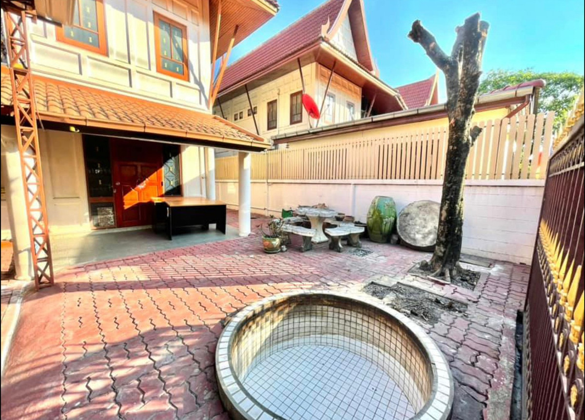 ให้เช่าบ้านนนทบุรี บางใหญ่ บางบัวทอง : บ้านเดี่ยว รีโนเวทใหม่ 3ห้องนอน 2ห้องน้ำ ใกล้แม็คโคร สาขาบางบัวทอง ถนนบางกรวย-ไทรน้อย