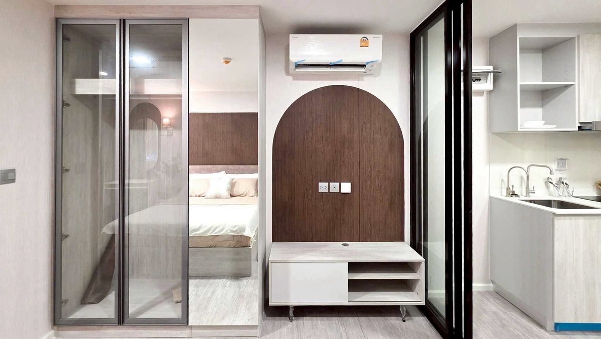 For RentCondoBangna, Bearing, Lasalle : Condo for rent atmoz Tropicana Bangna Building/Building: E Floor: 5 Size: 23 sq.m. Price: 10,000 baht. Nearby places: Yellow Line BTS Station