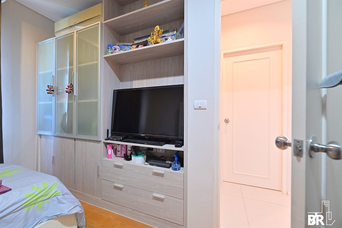 ขายคอนโดพระราม 9 เพชรบุรีตัดใหม่ RCA : 🎯2 bed ห้องกว้าง‼️ ทำเลใจกลางอโศก พร้อมอยู่ 🎯 Villa Asoke ใกล้ MRT เพชรบุรี 