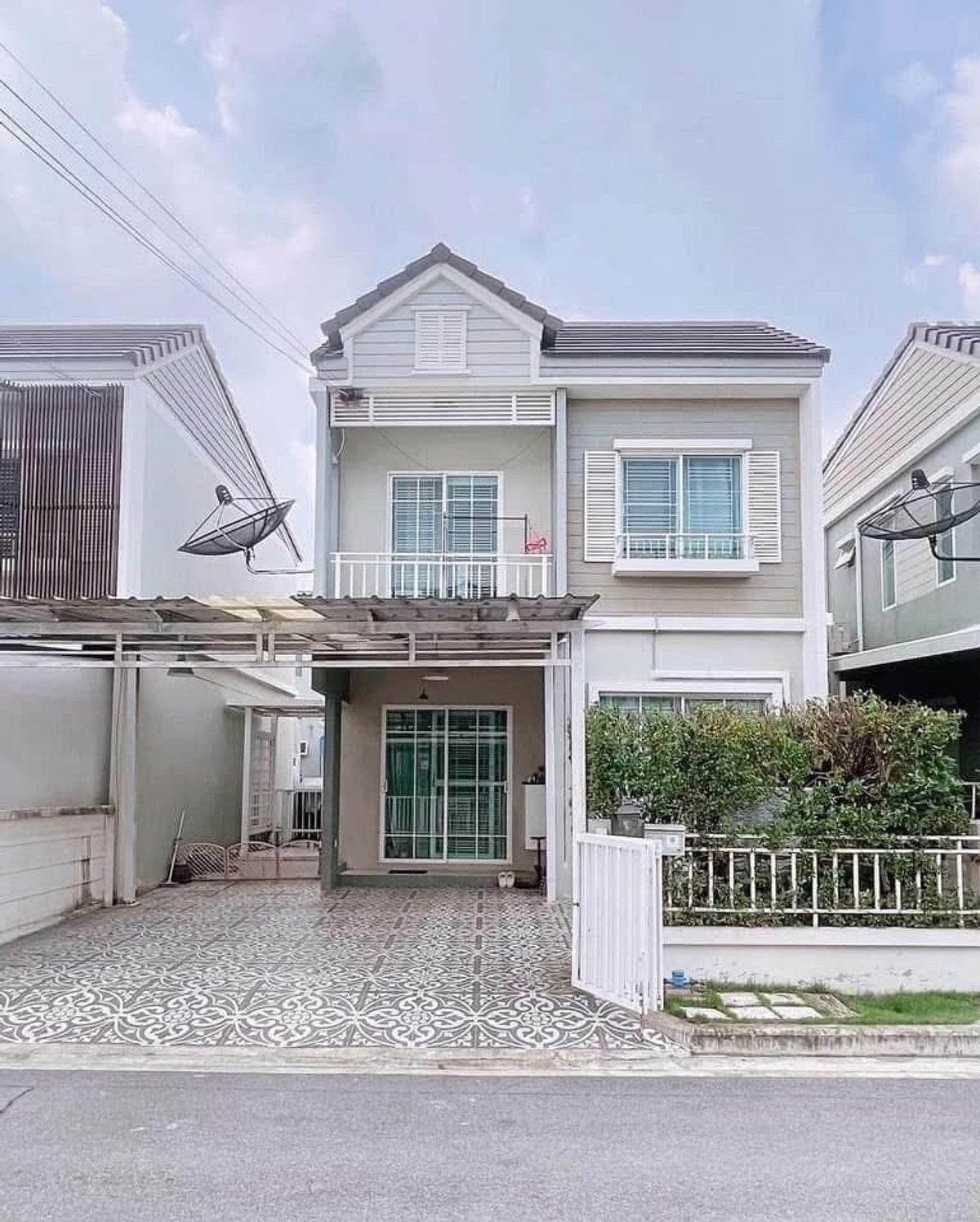 ขายทาวน์โฮมสมุทรปราการ สำโรง : P0067 ขายบ้านด่วนราคาดี! Areeya home mega bangna