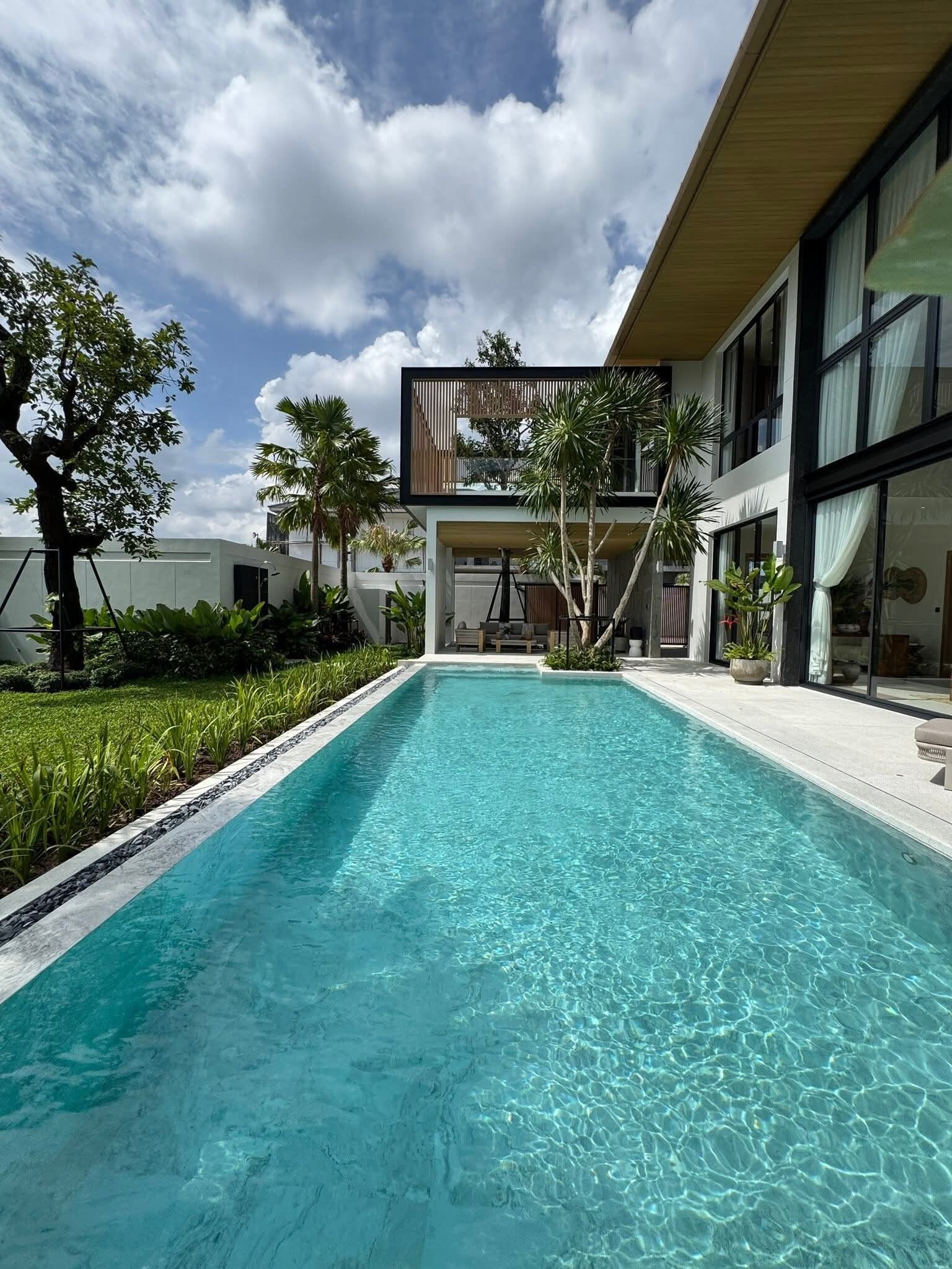 ขายบ้านภูเก็ต : ขาย วิลล่า 5 ห้องนอน ใน ฉลอง, ภูเก็ต U5606208