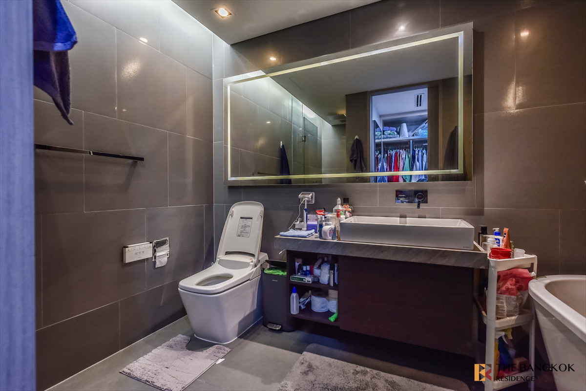 For SaleCondoWongwianyai, Charoennakor : 🩵Luxury Condo in the Heart of Sathorn 🩵  The Bangkok Sathorn, near BTS Surasak