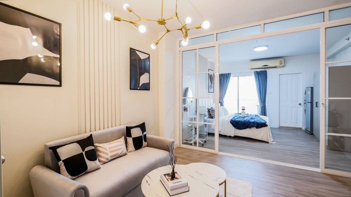 For SaleCondoPattanakan, Srinakarin : 🏢 Supalai Park Srinakarin, price 1.59 million free, all expenses, transfer date ✨️ Room 1 Bed 37.05 sqm, 15th floor, Building B ✨️ Northern balcony, not blocked ✨️ All new renovations, change to a new SPC floor, shoot from the actual room. Can get everyth