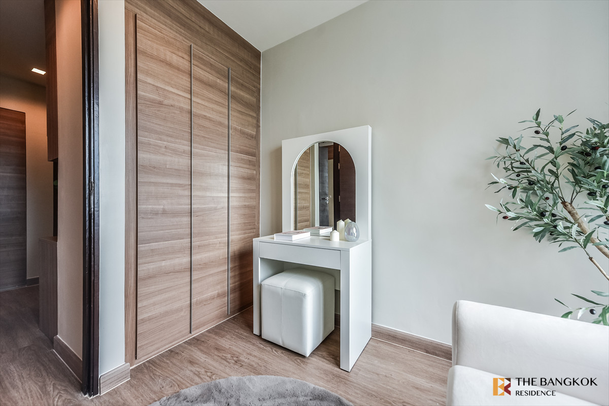 ขายคอนโดสาทร นราธิวาส : ✨ Spacious Fully Furnished Unit - Rhythm Sathorn near Bts Saphan Taksin