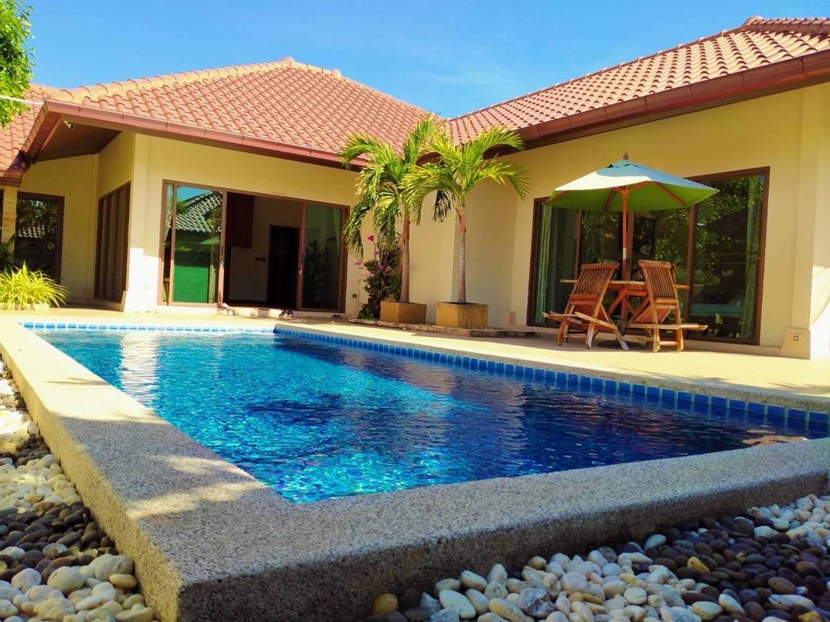 ให้เช่าพัทยา บางแสน ชลบุรี สัตหีบ : Pool Villa Pattaya สไตล์บาหลี สระส่วนตัว พร้อมเข้าอยู่วันที่ 17 July ด่วน!! หลังสุดท้าย