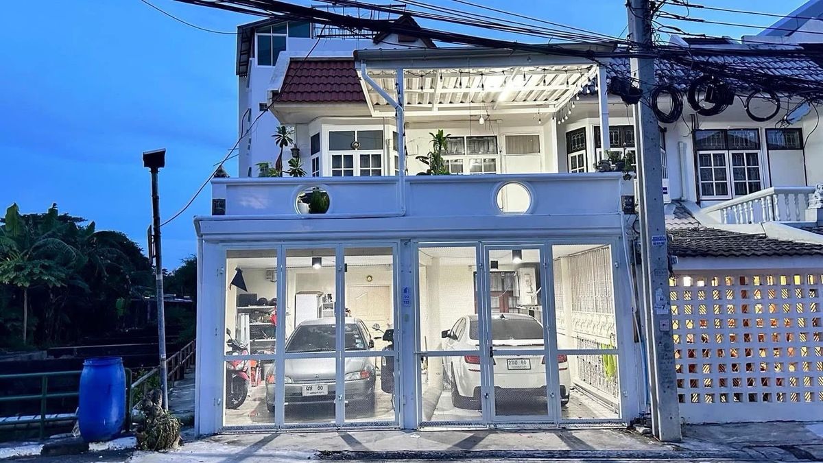 ขายบ้านรัชดา ห้วยขวาง : ซื้อ ขาย บ้าน วิภาวดี 20 รัชดา 19 ทาวน์เฮ้าส์ 2 ชั้น ขนาด 32 ตารางวา สนใจ Line ID: @951qfbfi