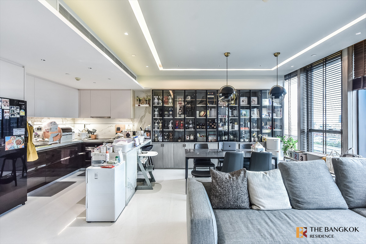 For SaleCondoWongwianyai, Charoennakor : 🩵Luxury Condo in the Heart of Sathorn 🩵  The Bangkok Sathorn, near BTS Surasak