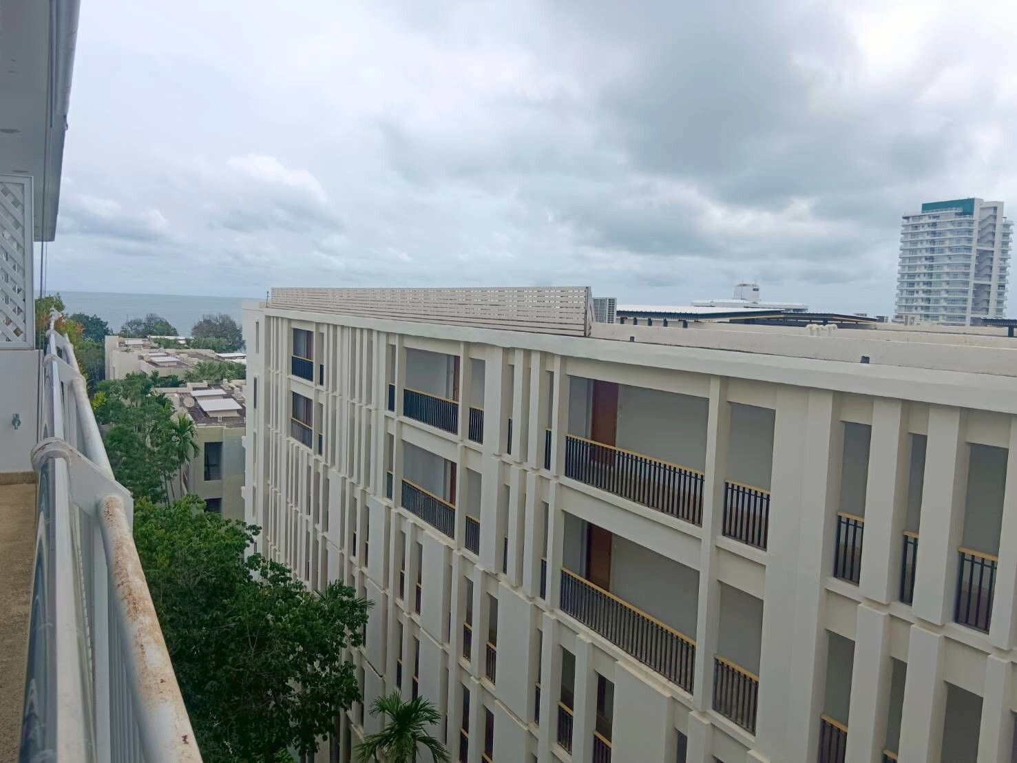 ขายคอนโดหัวหิน ประจวบคีรีขันธ์ : Baan Suan Rim Sai – 8th Floor Beachfront Condo in Hua Hin U5349184
