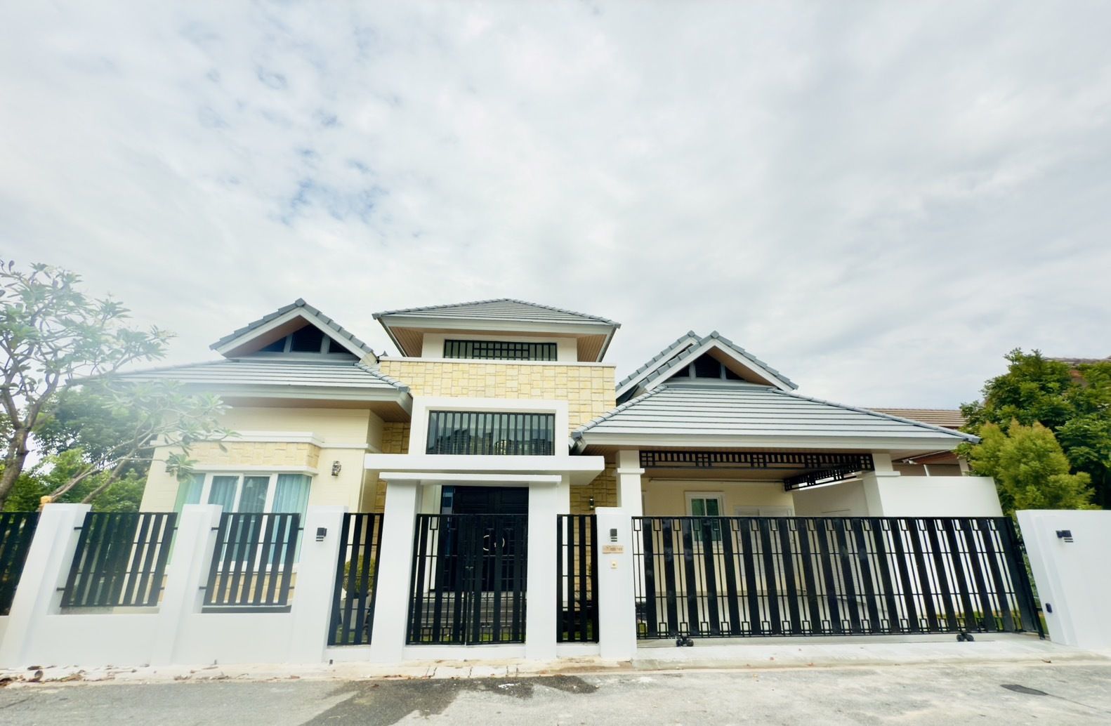 ขายบ้านพัทยา บางแสน ชลบุรี สัตหีบ : ขาย บ้านเดี่ยว 3 ห้องนอน ในโครงการ บ้านสิริศา 16 U5585992