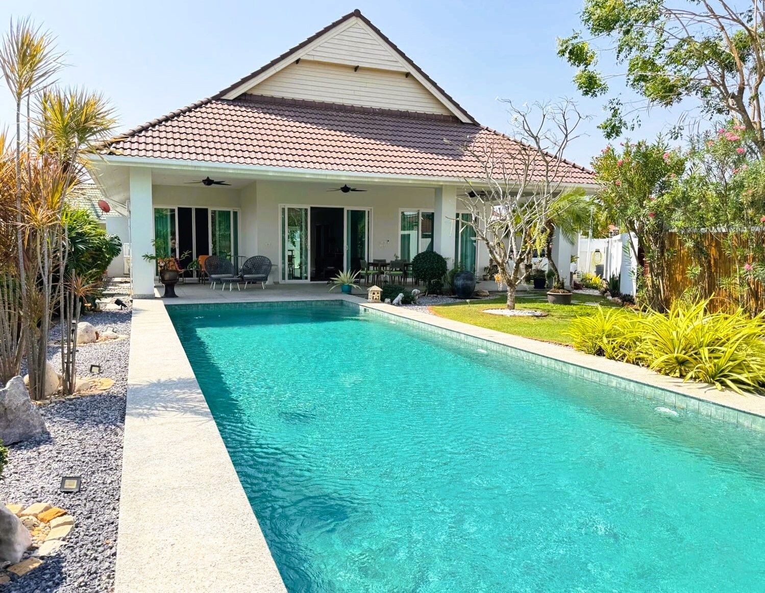 For SaleHouseHuahin, Prachuap Khiri Khan, Pran Buri : Exclusive 3 BR Pool Villa in a Dreamy Oasis U2015228