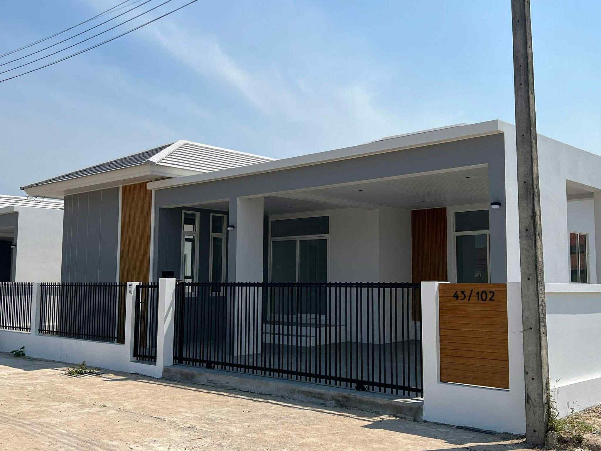 For SaleHouseHuahin, Prachuap Khiri Khan, Pran Buri : บ้านกลางเมืองติดทะเล U5588021