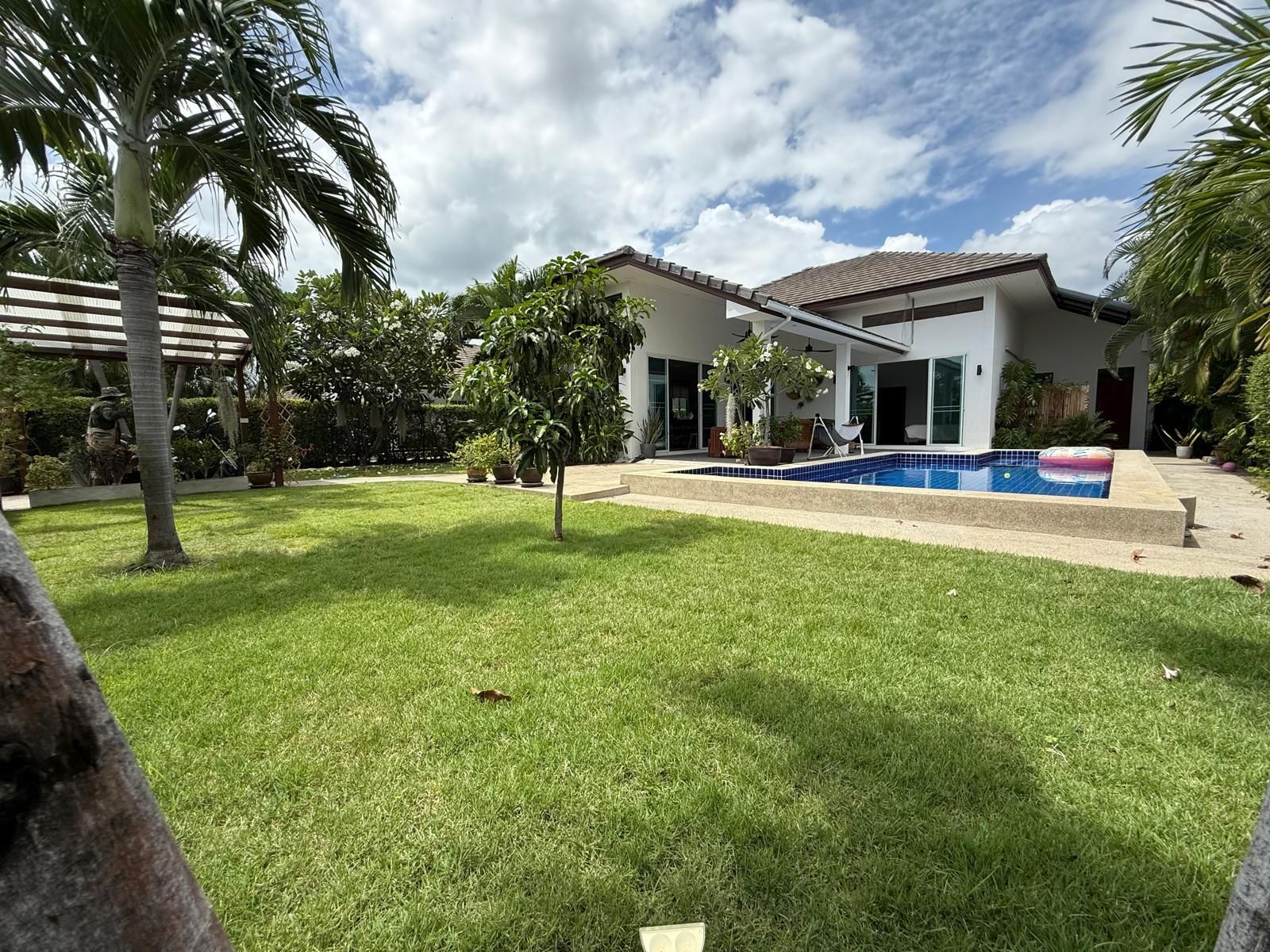 For SaleHouseHuahin, Prachuap Khiri Khan, Pran Buri : Charming 3-Bedroom Villa with Open Views U5620811