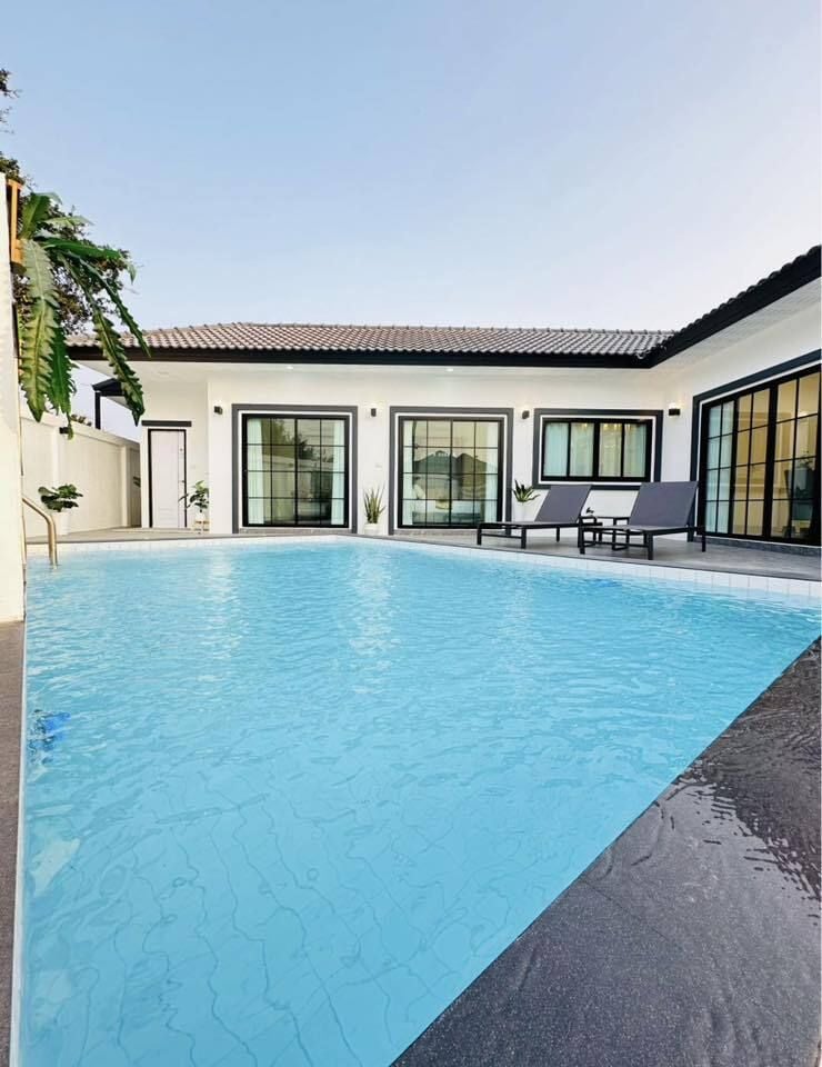ขายบ้านพัทยา บางแสน ชลบุรี สัตหีบ : Pool villa Rattanakorn 18 village U5628202