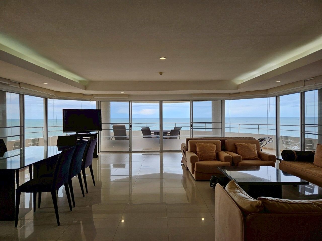 For SaleCondoHuahin, Prachuap Khiri Khan, Pran Buri : Exquisite Beachfront Penthouse with Panoramic Ocean U5605781