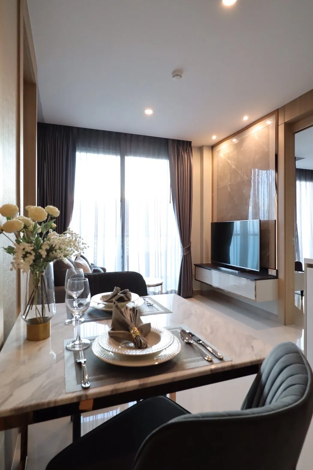 For SaleCondoPattaya, Bangsaen, Chonburi : Luxury Spacious 2 Bedroom, Beautiful View, Fully Furnished U2007463