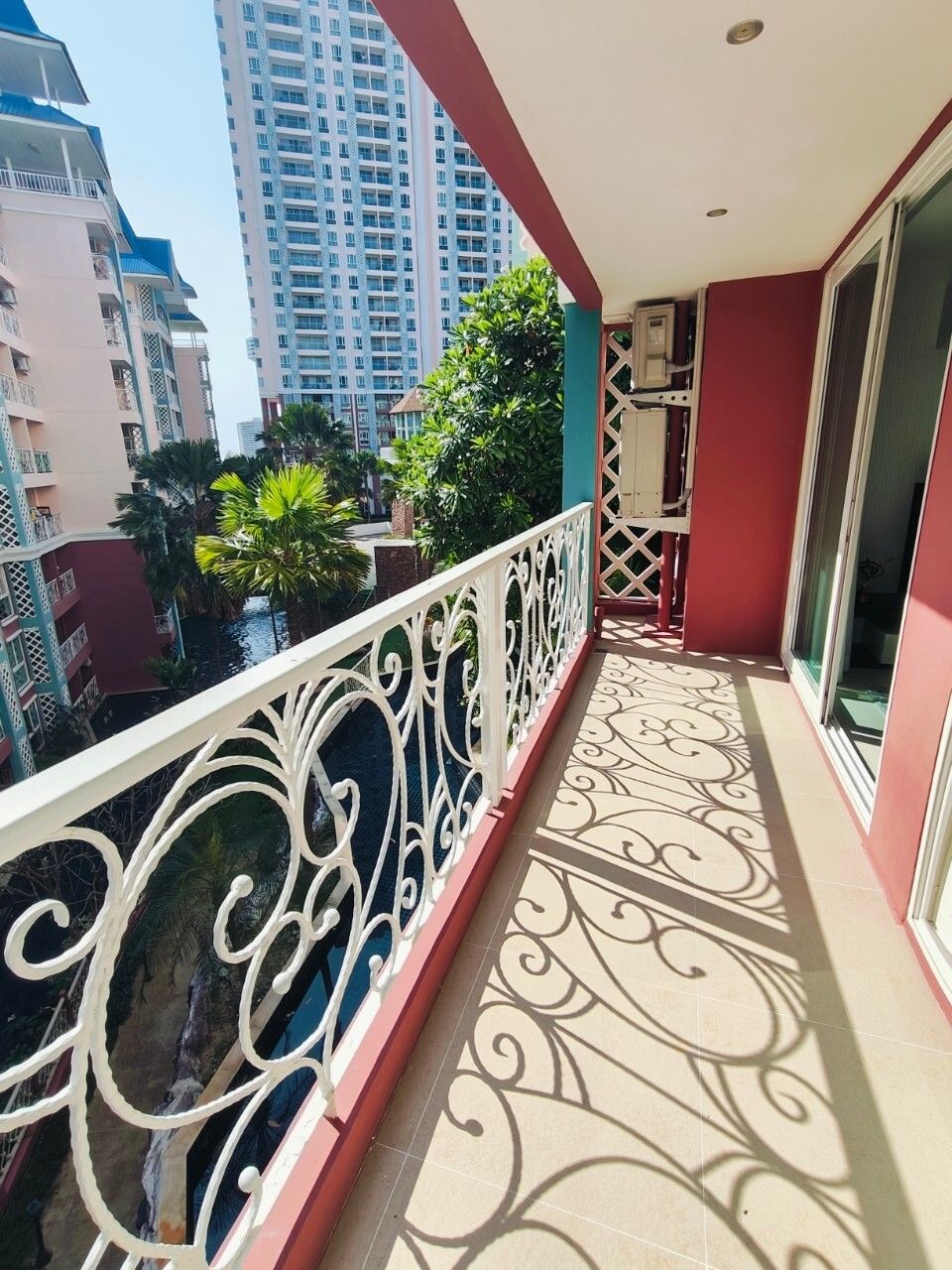For SaleCondoPattaya, Bangsaen, Chonburi : 2 Bedroom Condo for sale at Grande Caribbean  U5618796