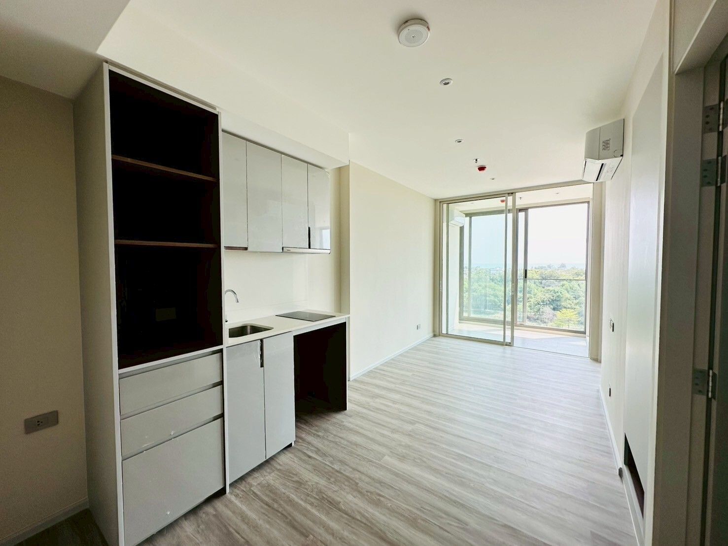For SaleCondoHuahin, Prachuap Khiri Khan, Pran Buri : Brand new condo at VEHHA for Sale U5585934