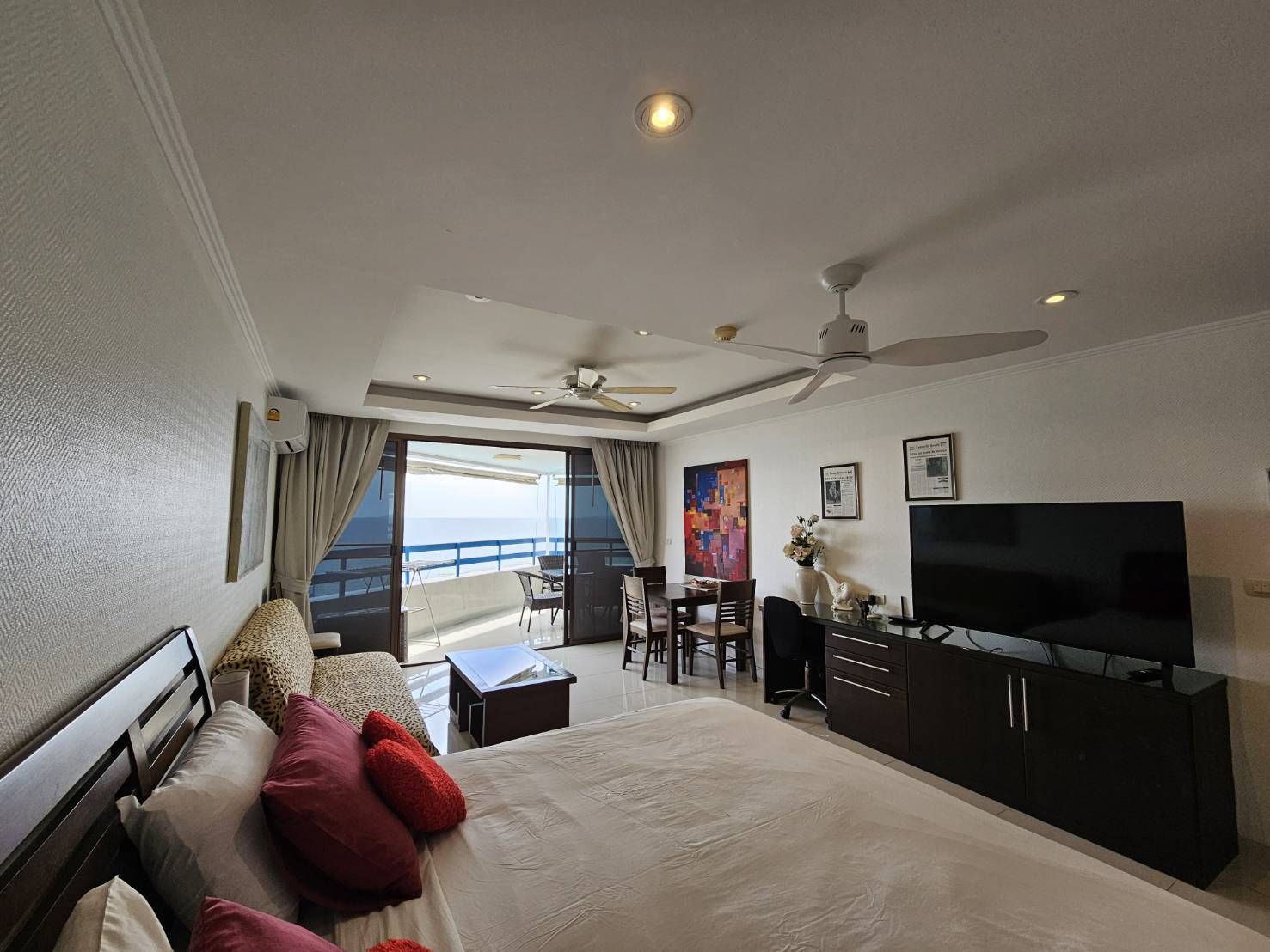 For SaleCondoPattaya, Bangsaen, Chonburi : Jomtien Plaza Condotel - Studio for Sale U1937014