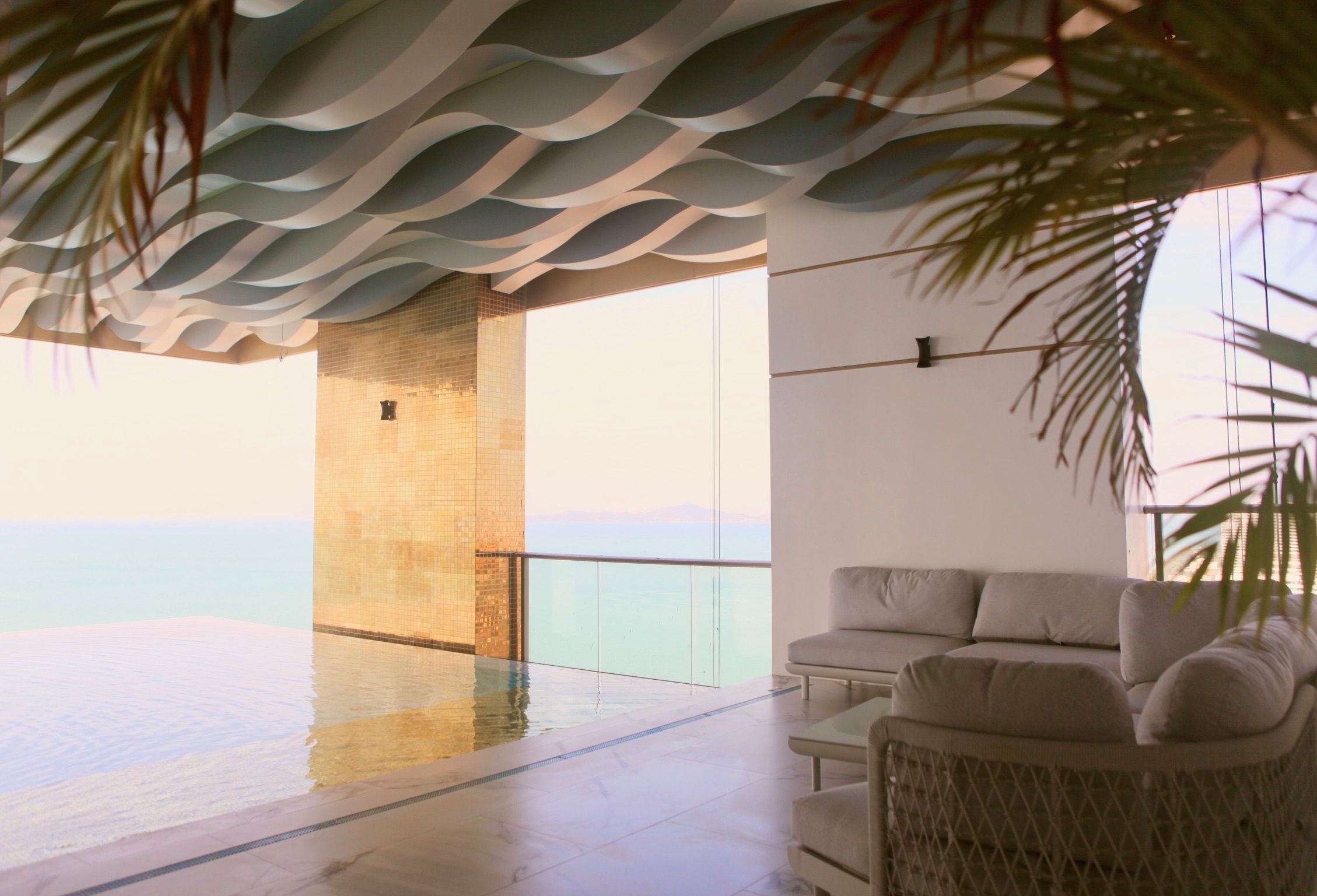 For SaleCondoPattaya, Bangsaen, Chonburi : Luxury Condo at Copacabana Jomtien -Schedule a Viewing Today U5345306
