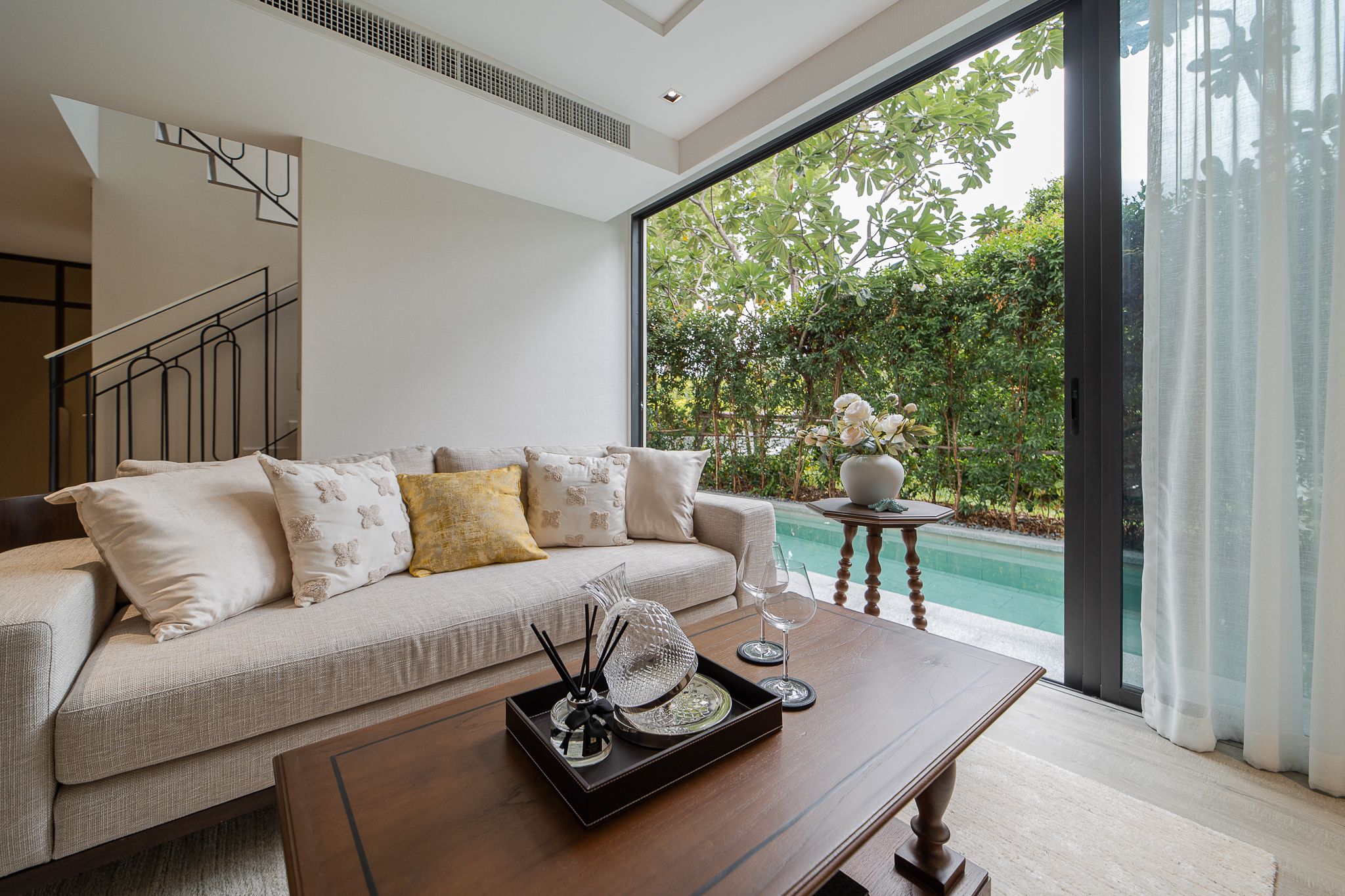 For SaleCondoHuahin, Prachuap Khiri Khan, Pran Buri : Luxury 3-Bedroom Residence with Private Pool at InterContine U5612880