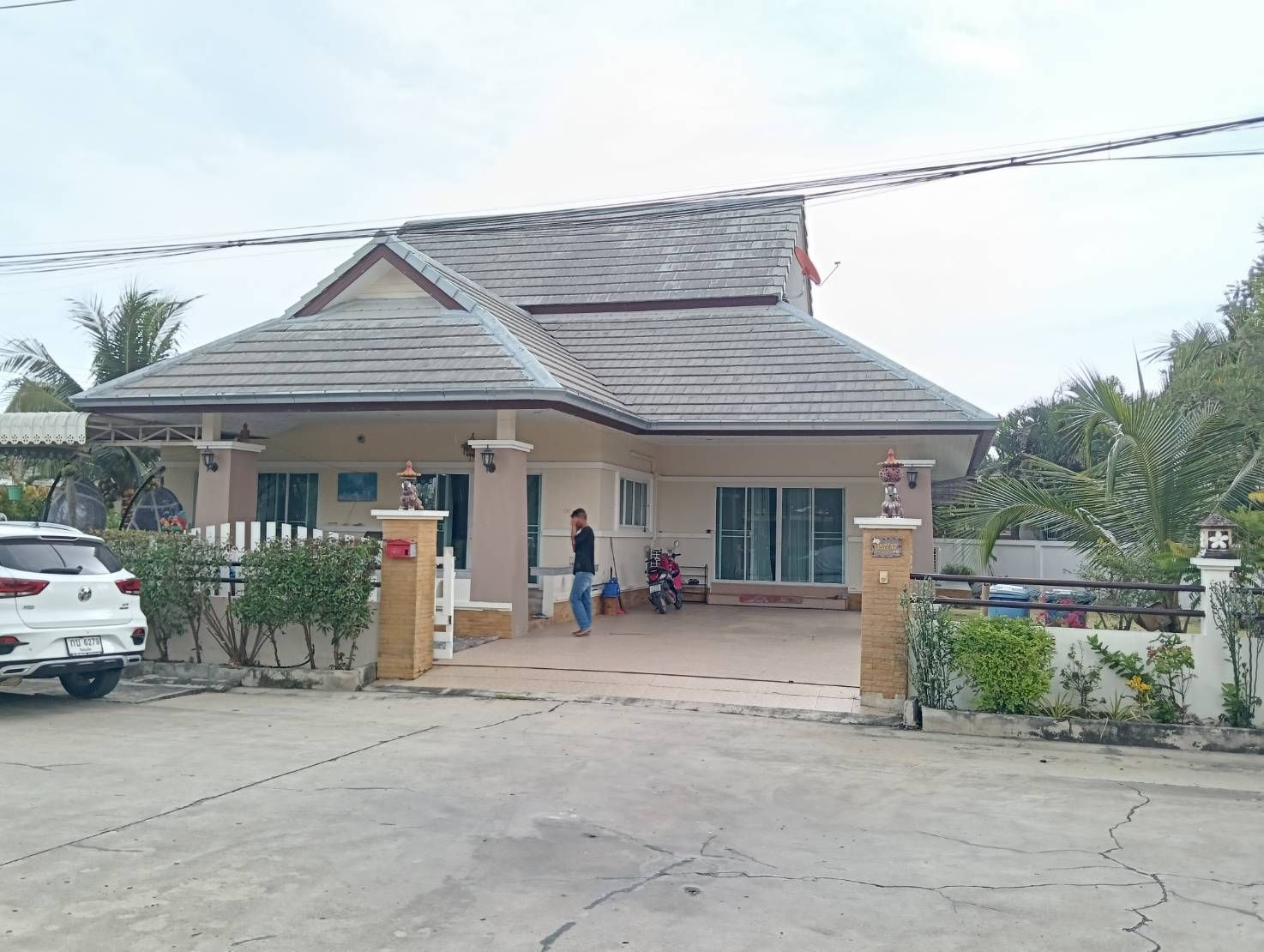 For SaleHouseHuahin, Prachuap Khiri Khan, Pran Buri : Charming 3-Bedroom Home in Emerald Green Hua Hin – Opposite U5564871
