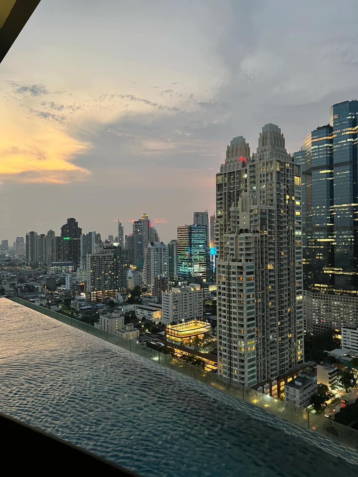 For SaleCondoSathorn, Narathiwat :  Urgent Sale! Nara 9 Sathorn Condo — Below Market Price