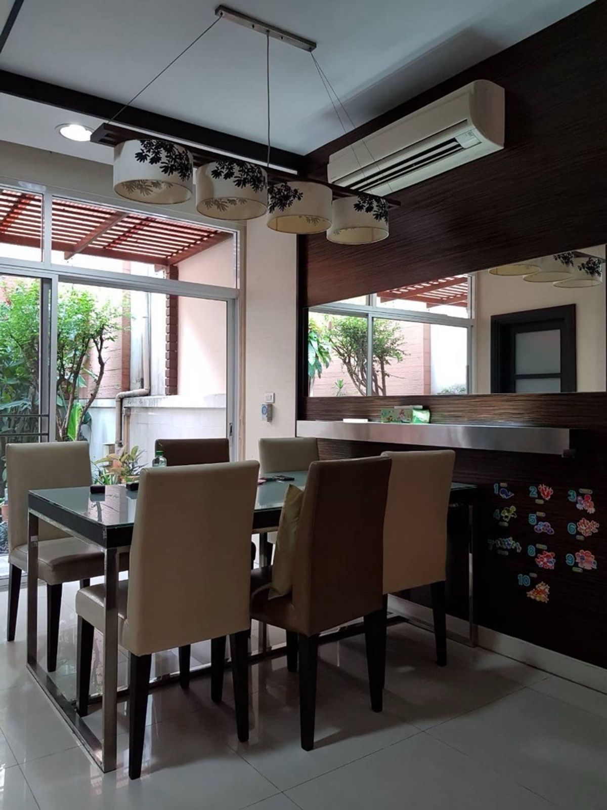 ให้เช่าทาวน์โฮมสาทร นราธิวาส : บ้านกลางกรุงสาทร-นราธิวาส 3 ห้องนอน 5ห้องน้ำ 2 ห้องนั่งเล่น พร้อมเฟอร์นิเจอร์