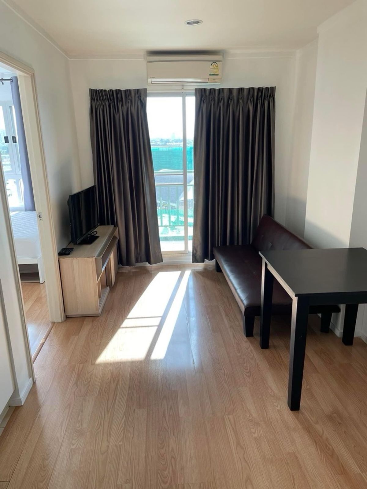 For RentCondoOnnut, Udomsuk : Condo for rent, Lumpini Ville Sukhumvit 77/2 Building A, Floor 8, Room 30 Sq. City View There is a separate zone, bedroom, living room, complete furniture with 9,500/month electrical appliances.