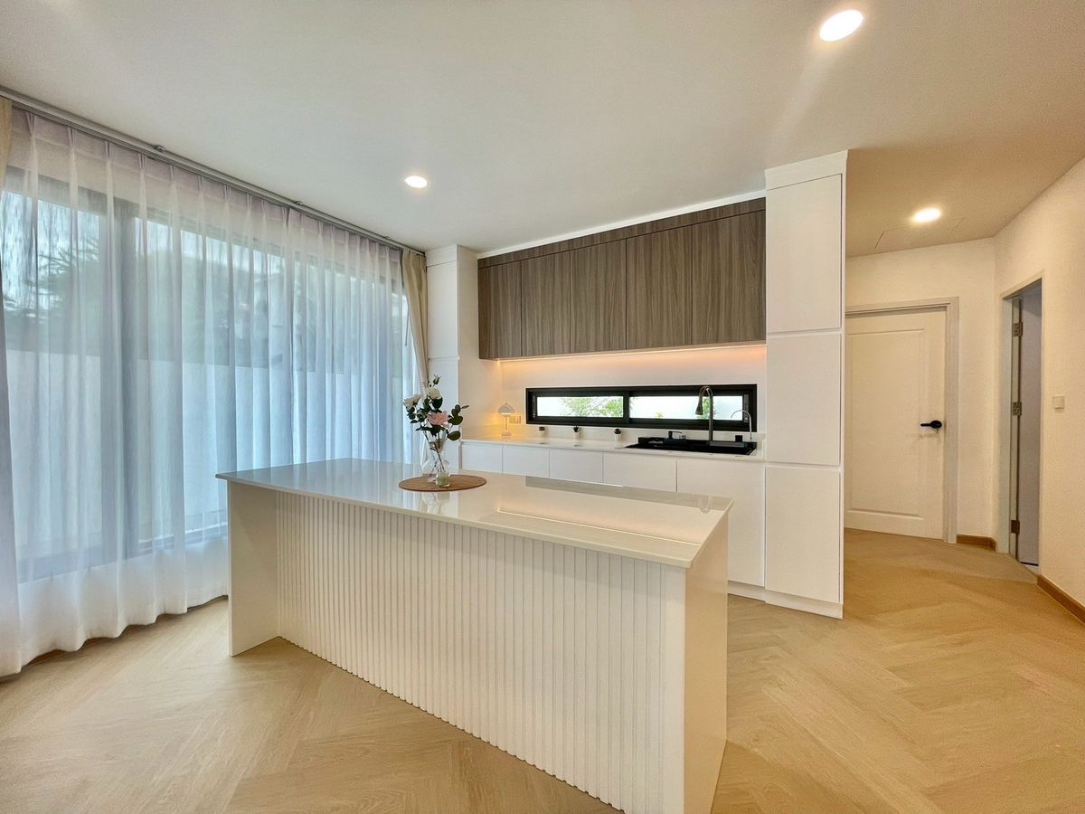 For SaleHousePattanakan, Srinakarin : Single house in Soi Phatthanakan, completely renovated, beautiful and new, modern style, ready to move in