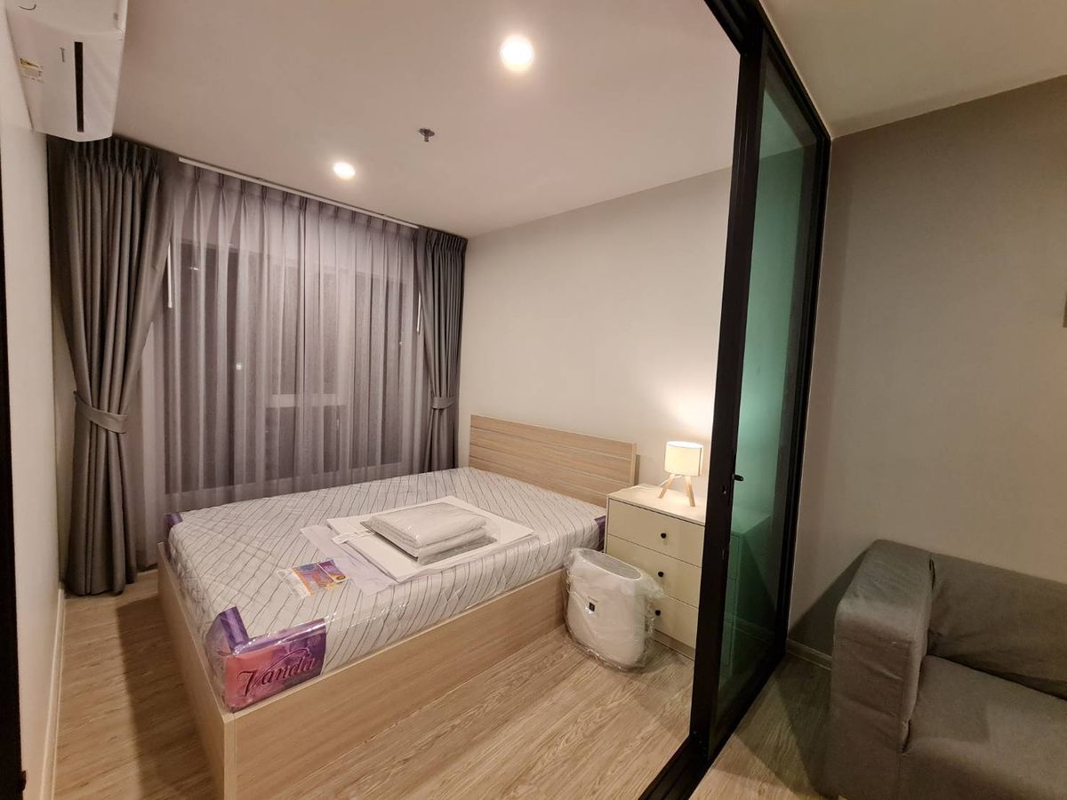 For RentCondoBangna, Bearing, Lasalle : There is an air purifier and Digital Door Lock, 1 bedroom, 1 bathroom, Regent Home Bangna.