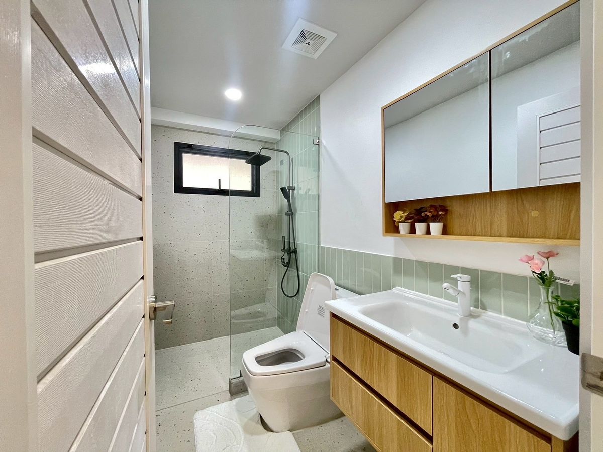 For SaleHousePattanakan, Srinakarin : Single house in Soi Phatthanakan, completely renovated, beautiful and new, modern style, ready to move in